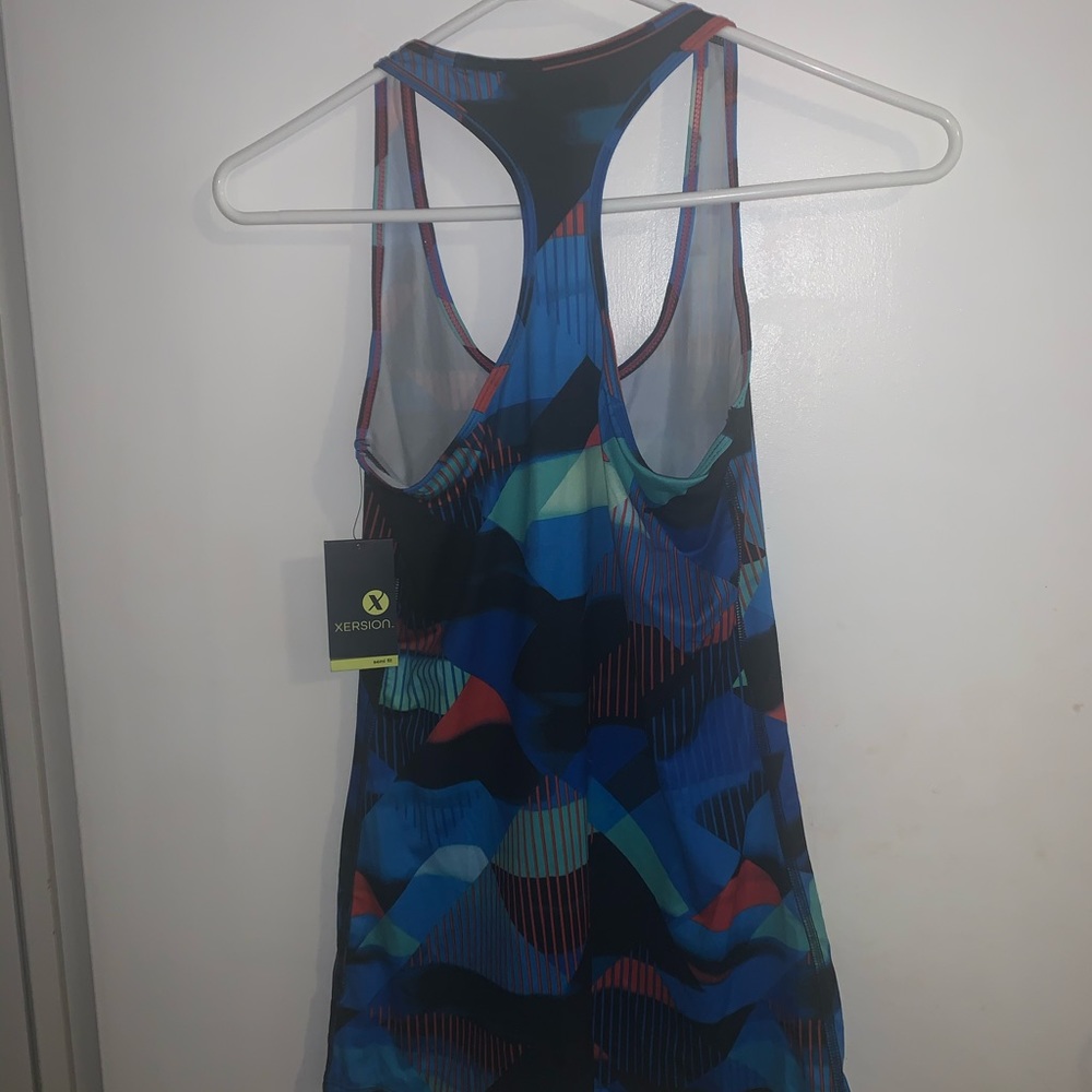 Workout top - Picture 3 of 3